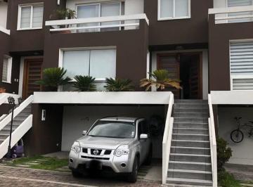 Casa de 3 habitaciones, Quito · Linda Casa de Venta en Cumbaya