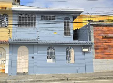 Casa · 240m² · 6 Habitaciones · 1 Estacionamiento · Se Vende Casa en Mirador del Norte, Guayaquil. Anaa