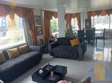 Casa · 600m² · 7 Habitaciones · 4 Estacionamientos · Casa Rentera de Venta en El Valle de Los Chillos Sector Armenia 1