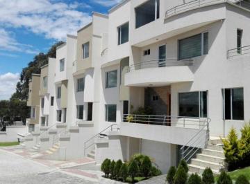 Casa de 5 habitaciones, Quito · Espectacular Casa Urbanización Privada en Amagasí 262 m² Útiles 382 m² Totales. Seguridad 24/7.