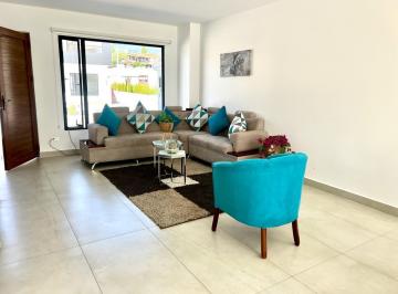 Casa · 113m² · 3 Habitaciones · 2 Estacionamientos · Mv - Valle de Los Chillos, Armenia I, Casa en Venta 3d, 113 m² Mas Jardín