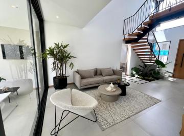 Casa · 166m² · 3 Habitaciones · 2 Estacionamientos · Mv - Sector Tumbaco La Cerámica, en Venta Casa de 3d con Jardín, 166 m² a Estrenar