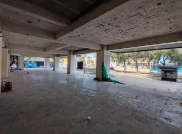 Local comercial · 200m² · 3 Estacionamientos · Jv Sector Av Amazonas Cc El Jardín, Local en Renta 200 M. más Área Abierta