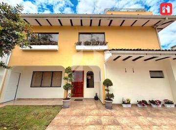 Casa de 4 habitaciones, Cuenca · Arriendo Casa en Cuenca– Sector Ordóñez Lasso (Ar4089)