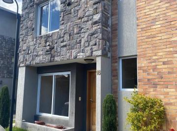Casa · 190m² · 3 Habitaciones · 2 Estacionamientos · Casa en Venta