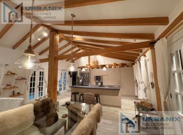 Hacienda-Quinta · 344m² · 4 Habitaciones · 6 Estacionamientos · Finca en Cayambe - Casa Principal y de Visitas. Airbnb