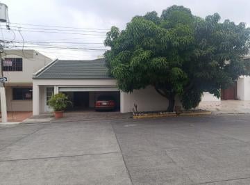 Casa de 4 habitaciones, Guayaquil · Casa en Venta en Portón de Las Lomas en Urdesa Al Norte