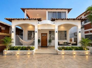Casa de 3 habitaciones, Playas · Se Vende Casa Dos Pisos en Urbanización Arenas del Pacifico
