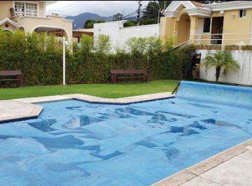 Casa de 5 habitaciones, Quito · Arriendo Casa Cumbaya Cinco Dorm. Cada Uno con Baño 338 m 3 Parqueaderos Patio Pergola Terra