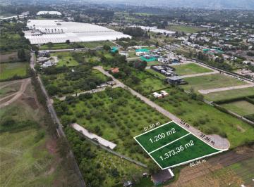 Terreno / Lote · 1200m² · Terreno en Puembo 1.200 m² Urb. El Chaupi Sector Arrayanes