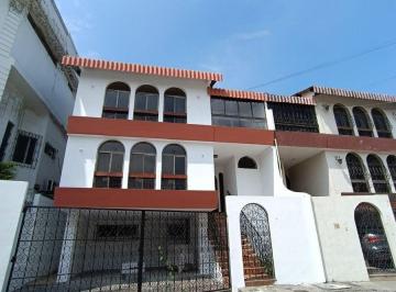 Casa de 3 habitaciones, Guayaquil · Casa de Venta Nueva Kennedy