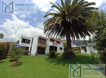 Casa · 480m² · 4 Habitaciones · 3 Estacionamientos · Casa en Cumbayá - Miravalle 2