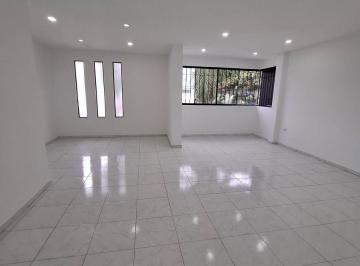 Casa de 7 habitaciones, Guayaquil · Miraflores: Oportunidad de Inversión. Casa Rentera de 2 Departamentos y 2 Suites Productivas