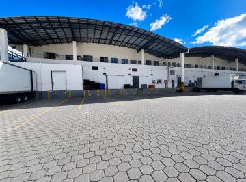 Bodega-Galpón , Quito · Vendo Galpón Comercial con Cuartos Fríos