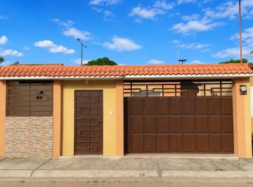 Casa · 98m² · 2 Habitaciones · 2 Estacionamientos · Venta Casa Una Planta La Joya Etapa Diamante (Vicszo)