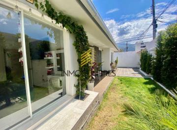 Casa de 4 habitaciones, Quito · Casa de Una Planta + Suite Independiente – Sector La Kennedy, Quito