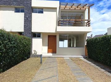 Casa de 3 habitaciones, Quito · Venta Casa La Armenia Conjunto Aldea Belen