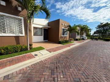 Casa de 3 habitaciones, Santa Elena · Casa en Alquiler de Año Corrido – Vía a Ancón, Santa Elena