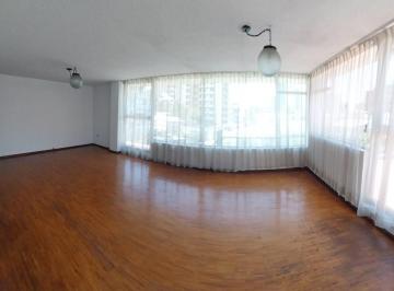 Departamento · 200m² · 4 Habitaciones · 1 Estacionamiento · Departamento de Renta 3 Habitaciones Sector Rumpipamba Centro Norte