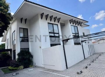 Departamento · 92m² · 2 Habitaciones · 2 Estacionamientos · Departamento Planta Baja en Los Ceibos