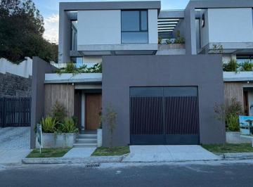 Casa de 4 habitaciones, Quito · En Venta Exclusivas Casas en Urbanización Campo Alegre