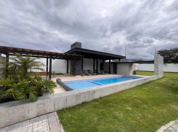 Casa de 3 habitaciones, Quito · Casa de Arriendo en Hilacril Tumbaco 3 Habitaciones Piscina