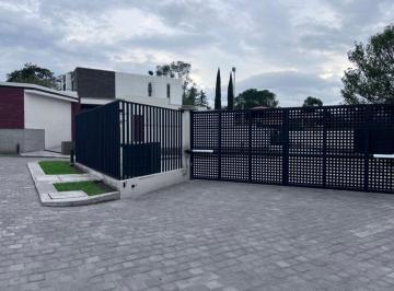 Casa de 3 habitaciones, Quito · Vendo Hermosa Casa a Estrenar Independiente Dormitorio Master en Planta Baja, Doble Seguridad