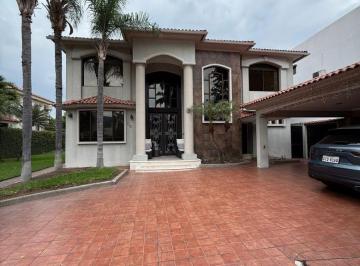 Casa de 5 habitaciones, Guayaquil · Vendo Casa de Lujo en Samborondon, Totalmente Amoblada, Piscina, 5 Dorm.