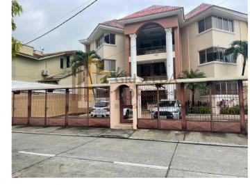 Departamento de 3 habitaciones, Guayaquil · Venta de Departamento en Los Ceibos de 3 Dorm.