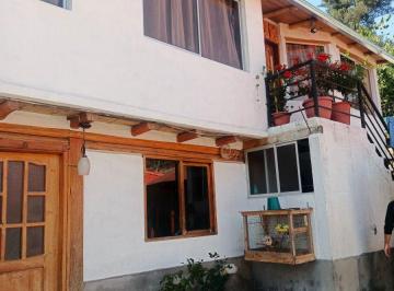 Casa de 5 habitaciones, Quito · Vendo Casa con 2 Departamentos en Tumbaco Sector Rumihuayco en Derechos y Acciones Conj Familiar