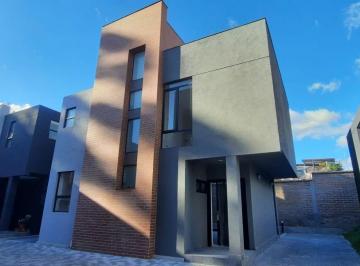Casa de 3 habitaciones, Quito · Vendo Casa de 150 m No Adosada por Estrenar en Purembo