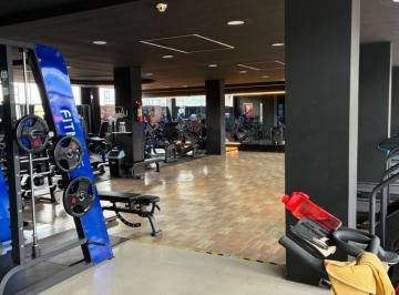 Local comercial , Quito · Local de 450 m² con 2 Baños en Alquiler Entre El Triángulo y El Tingo Sector San Gabriel