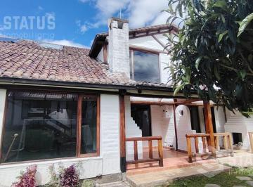 Casa · 134m² · 4 Habitaciones · 1 Estacionamiento · Vendo Casa en Conjunto con Dorm. en Planta Baja 134 m², Sector Sangolquí – Los Chillos $87.500