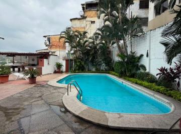 Departamento de 3 habitaciones, Guayaquil · Departamento de Venta en Lomas de Urdesa Dentro de Condominio con Vista a La Ciudad