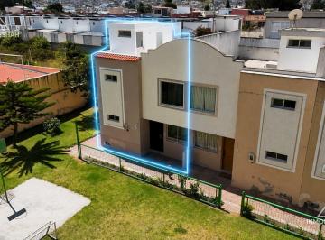 Casa · 127m² · 3 Habitaciones · 1 Estacionamiento · Casa en Venta de Oportunidad a 3 Minutos del Coral en Calderon