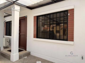 Casa · 130m² · 3 Habitaciones · 3 Estacionamientos · Vendo Casa de Una Planta en Villa Club Etapa Aura