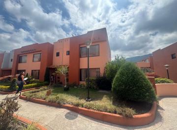 Casa de 3 habitaciones, Quito · Bonita Casa Familiar con Vista Al Ilaló