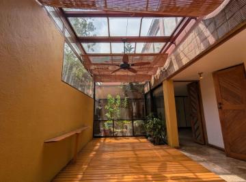 Casa de 2 habitaciones, Quito · En Venta Casa de 2 Dorm. con Patio en Bellavista
