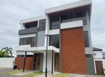 Casa de 3 habitaciones, Guayaquil · Casa en Venta, Isla Mocolí, Samborondón | a - Berrones