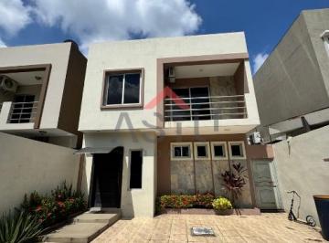 Casa de 3 habitaciones, Guayaquil · Se Vende Propiedad en Urb San Eduardo II - Av Rodriguez Bonin