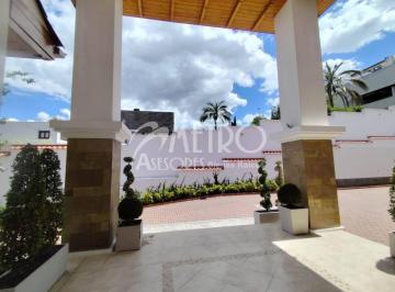 Casa de 4 habitaciones, Quito · Casa en Alquiler 814 m² en Urb. Campo Alegre - Monteserrín
