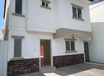 Casa de 3 habitaciones, Guayaquil · Se Vende Casa Vía a Salitre - Logare - Samborondon