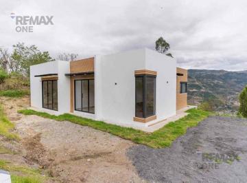 Casa · 103m² · 3 Habitaciones · 3 Estacionamientos · Casa en Venta en Chican - El Paraiso, Paute