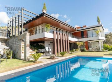 Casa · 573m² · 3 Habitaciones · 12 Estacionamientos · Exclusiva Quinta en Venta Bullzhun - Gualaceo