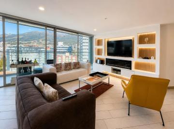 Departamento · 210m² · 3 Habitaciones · 2 Estacionamientos · Rento Departamento Amoblado Cerca La Carolina Edificio One Quito
