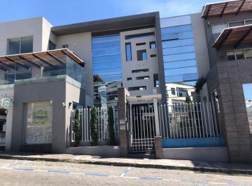 Departamento de 3 habitaciones, Quito · Vendo Dúplex Moderno a Dos Cuadras del Parque de Cumbayá