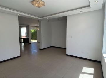 Casa de 4 habitaciones, Quito · Casa de Venta Tumbaco, Tola Chica, La Morita, 4 Dorm., Conjunto con Piscina