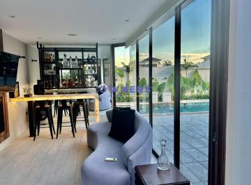 Casa · 600m² · 3 Habitaciones · 2 Estacionamientos · Venta Casa Moderna Piscina Isla Mocoli Samborondon (Kar)