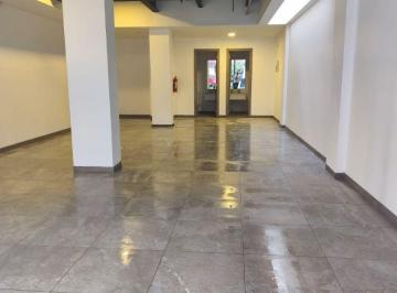 Local comercial , Quito · Local en Arriendo, Parqueadero y Bodega, 80,62 m² _ República del Salvador.