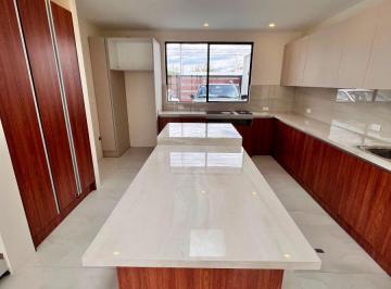 Casa de 3 habitaciones, Quito · Casa de Arriendo en Cumbaya Lumbisi